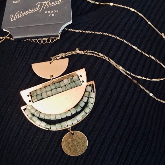 Jewelry - • jade & gold statement necklace •